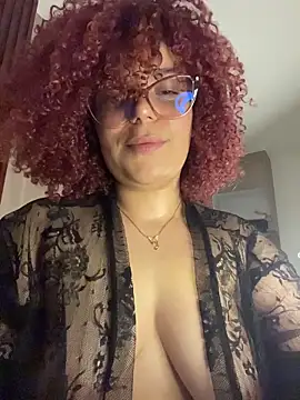 Leyah__ live sex cam