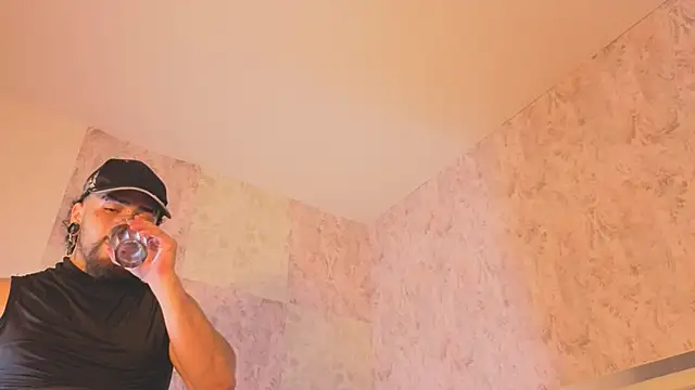 benny_and_mark (Ask my age) - Oil on Benny's tits