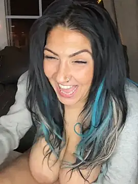 LittleMissEeve live cam