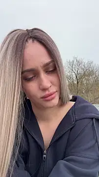 KikiWatson live sex cam