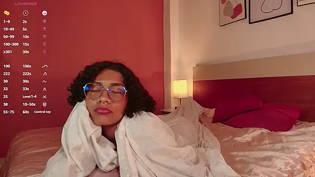 meganlux1 - Meganlux1's free webcam - UK Sex Cams