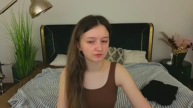 cyrenaluxe - CyrenaLuxe's free webcam - UK Sex Cams