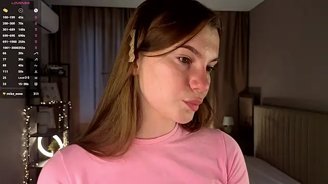 LaveraMeling live sex cam