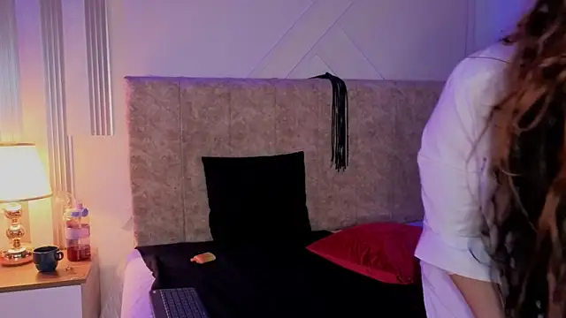 angelinarouse_ (F milf) - undress slowly