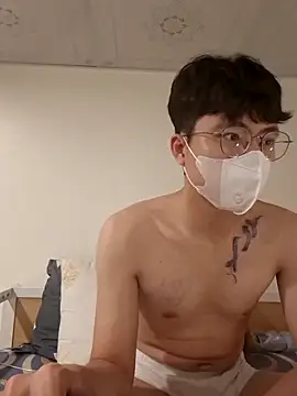 Gwencloudy's live cam