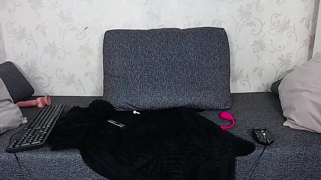 evaa_here_ - Evaa_here_'s free webcam - UK Sex Cams