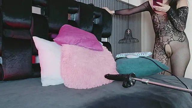 levana1 (F young) - double penetration+ last tipper control