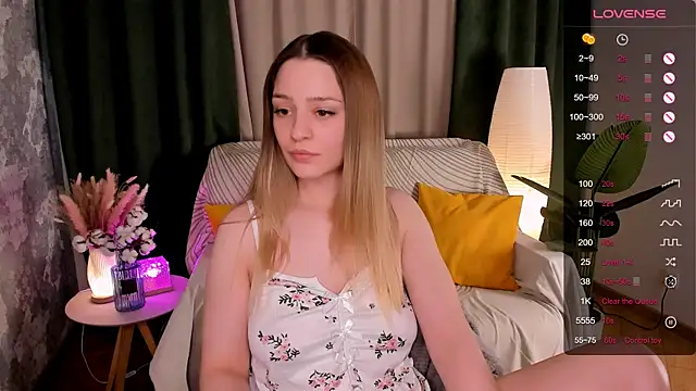 cherrykississ - Cherrykississ's free webcam - UK Sex Cams