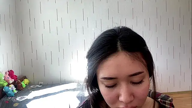 yourmiia - YourMiIa's free webcam - UK Sex Cams