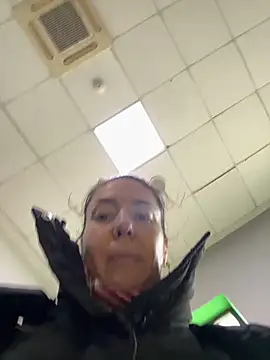 eveangelll (F milf) - Squirt in locker gym (pvt on)