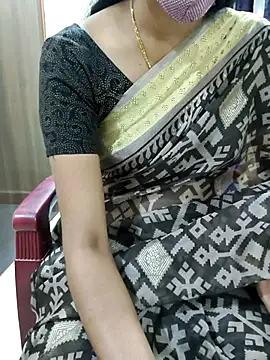 smileys46 (F milf) - Oil boobs