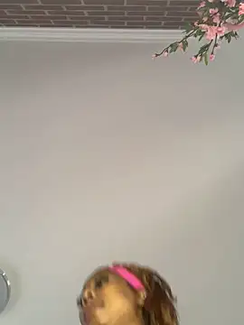 Webcam Model (CurvyDesire1)  is live.Free join now!