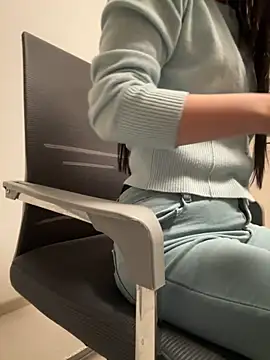 mi-ki1314 (F milf) - 完成目标上半身真空乳夹三分钟