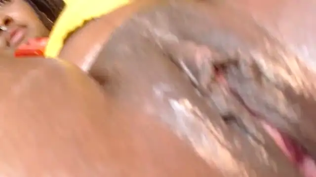 hanna_fox_69 (Ask my age) - Yellow urethral plug