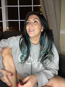 LittleMissEeve live cam profile