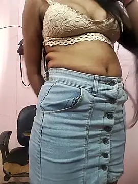 Webcam Model (Sexy_Alina9)  is live.Free join now!