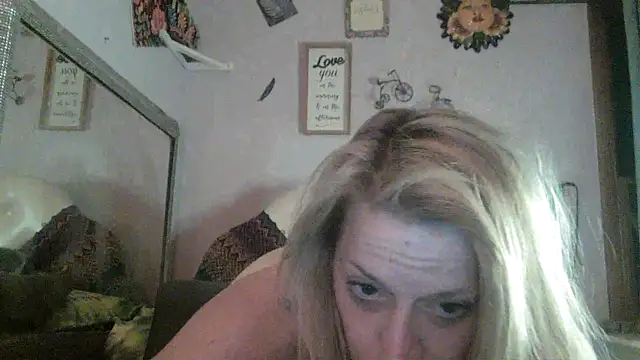 MommaCummins00 webcam