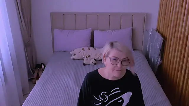 sabrinamacmarren webcam