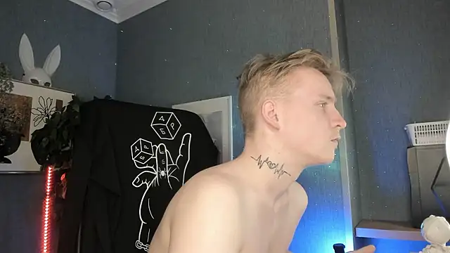 AlexxSweet live sex cam