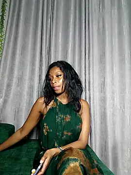 Webcam Model (Yoyo-__)  is live.Free join now!