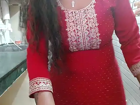LovingPihu live sex cam
