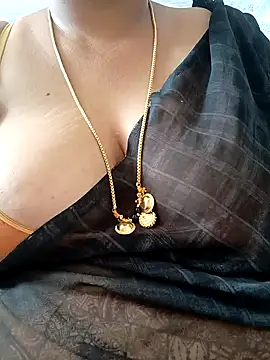 Geetha227 Live Webcam on Stripchat