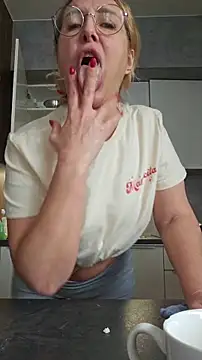 Webcam Model (MariaRichi_)  is live.Free join now!