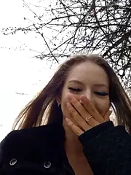 alishawey (F young) - Show and tease with tits