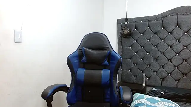 luka_big18 Live Webcam on Stripchat