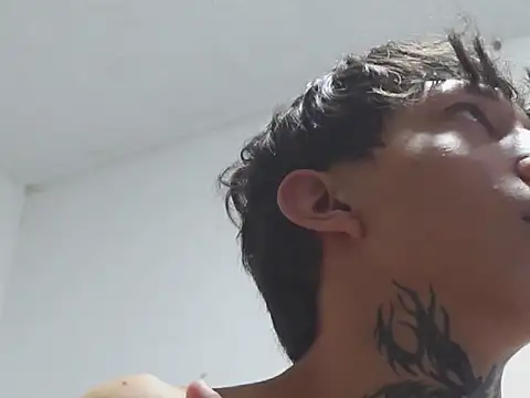 trevordonson_milf (M young) - cum on body and hot ass 🥰😍