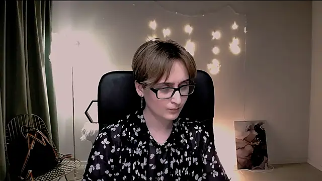 lixeluna - LixeLuna's free webcam - UK Sex Cams