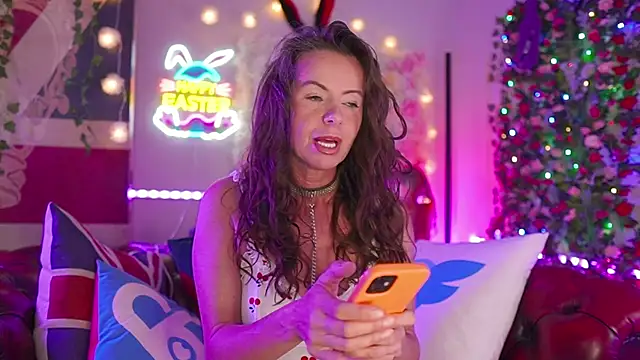 AmicaBentley live sex cam