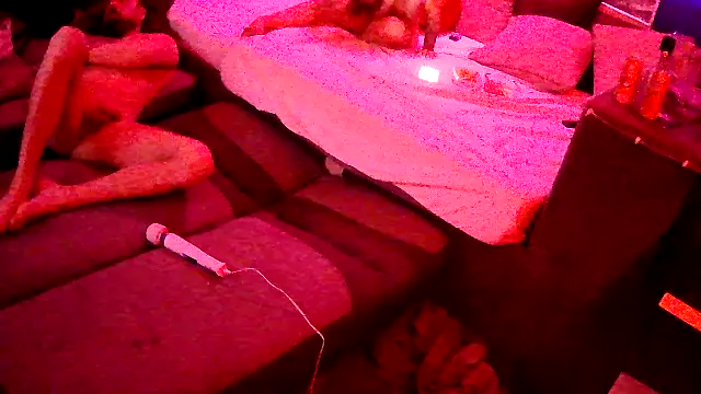 sporty-sexy-blonde (G milf) - Anal dildo show!