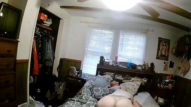 thicknjuicy1986 - Thicknjuicy1986's free webcam