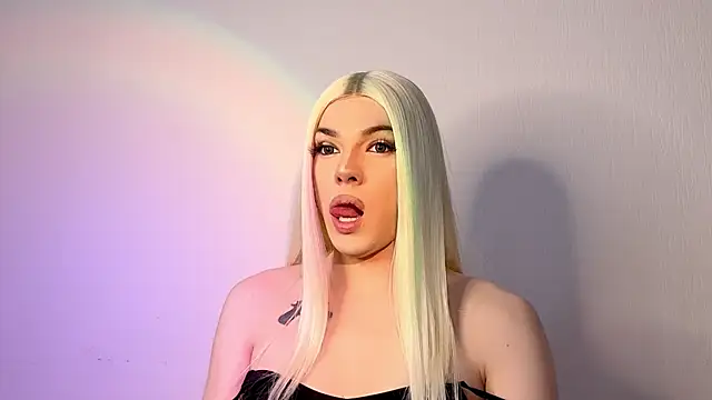 yourtrixie (T young) - oil show