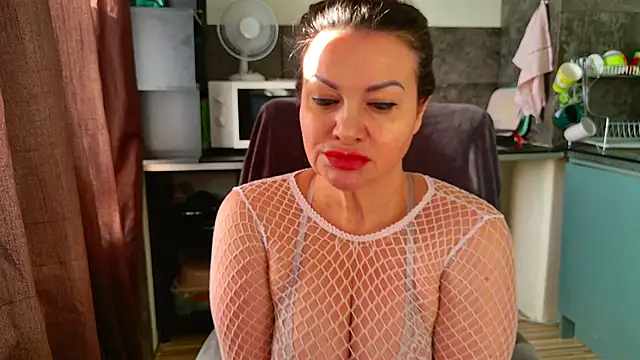 MishaMILF live sex cam