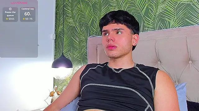 nathaniel_park (M young) - DELIVERY OF HOT MILK FOR DADDY 💦