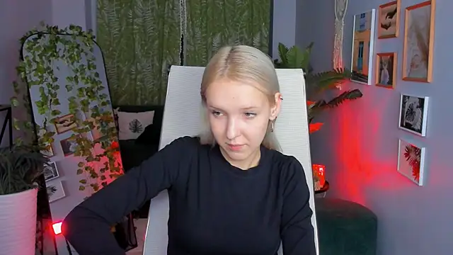 maoqibeverly (F teen) - Squats 20 times(bottom view) !