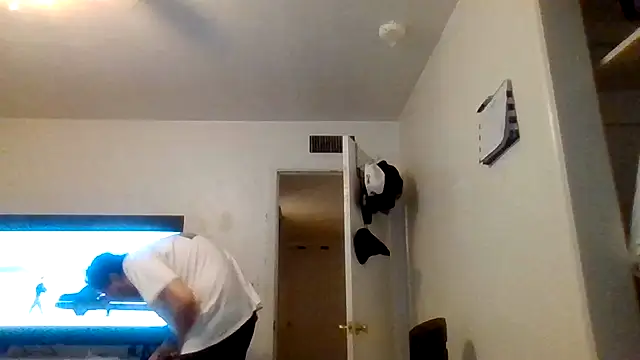 tallhungandcloudy69 (M young) - RENT