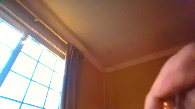 LittleMissEeve live cam profile