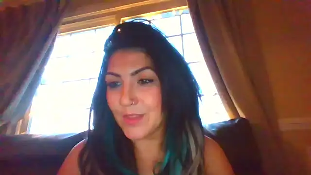 LittleMissEeve live cam profile