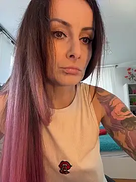 AnnaMaria- live sex cam