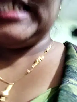 Webcam Model (yamini1431)  is live.Free join now!