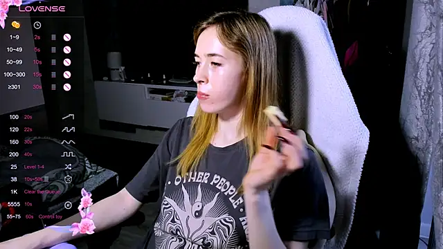 zoyamill - ZoyaMill's free webcam - UK Sex Cams