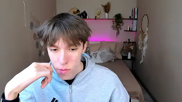 markbranston (M twink) - I am in boxers