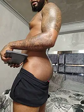 jay_jhonson01 (M young) - You help me travel to my family :(