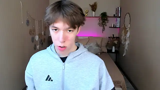 markbranston (M twink) - I am in boxers