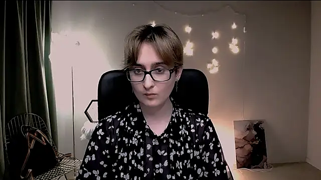 lixeluna - LixeLuna's free webcam - UK Sex Cams