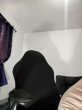 LucyDiamonds1 live sex cam