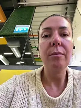 eveangelll (F milf) - Squirt naked in locker room